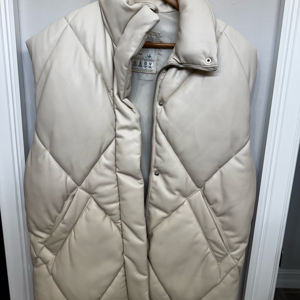 Abercrombie Vegan Leather Cream Quilted Vest